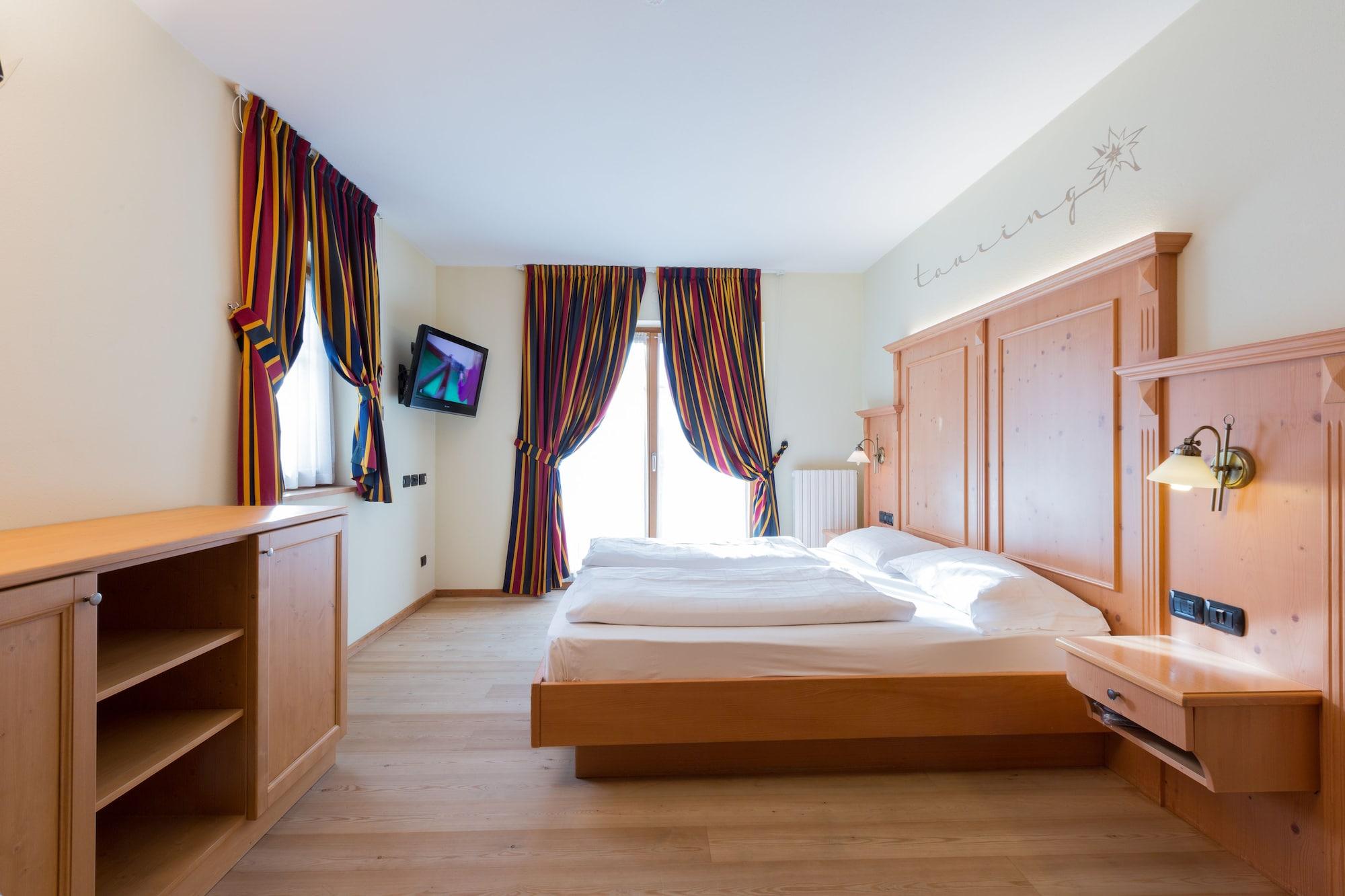 Touring Hotel